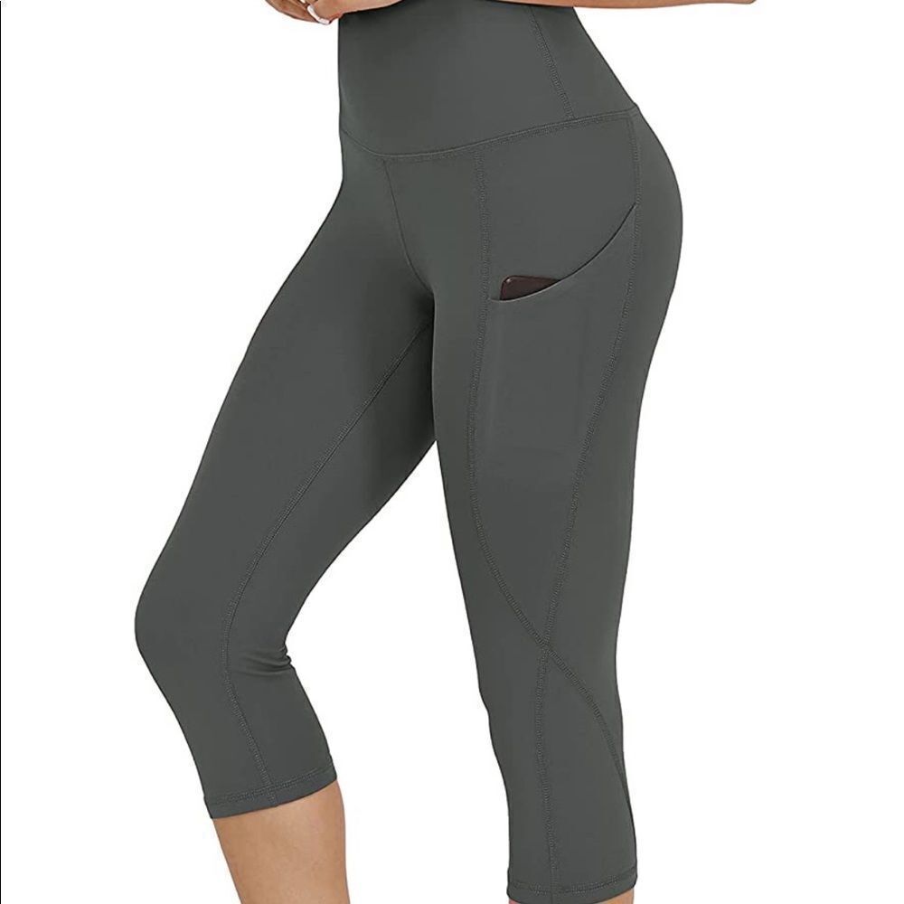 ✨ ODODOS Women's High Waisted Yoga Capris✨